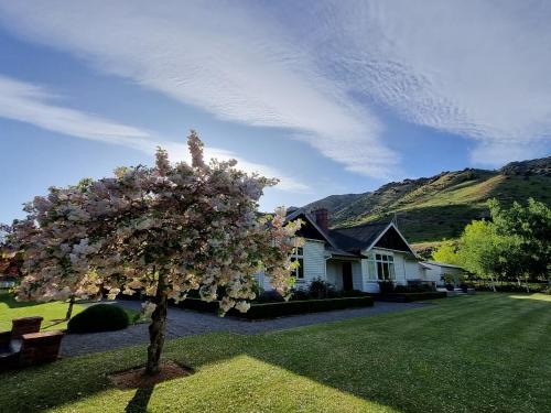 Hurunui Bed & Breakfast | Hurunui Homestead Bed and Breakfast