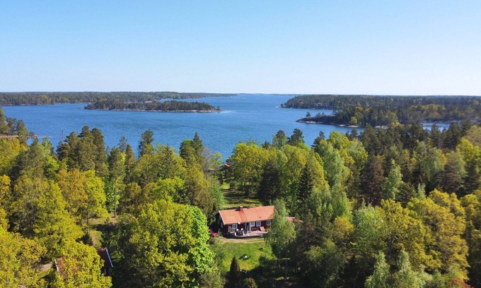 Figeholm House | Hus Skärgården - Holiday home with sauna & boat in the archipelago of Figeholm, Småland
