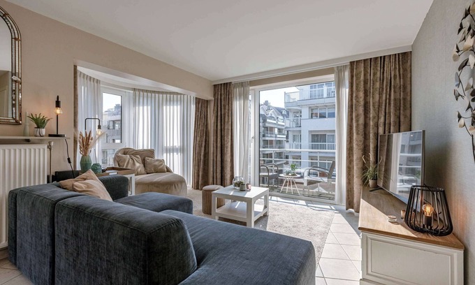 Knokke Apartment | Huswell - Apartment for 6 person in Knokke with parking