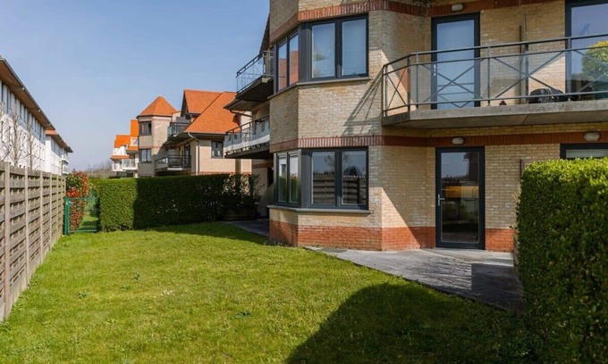 Nieuwmunster Apartment | Huswell - Bright apartment with large sunny garden