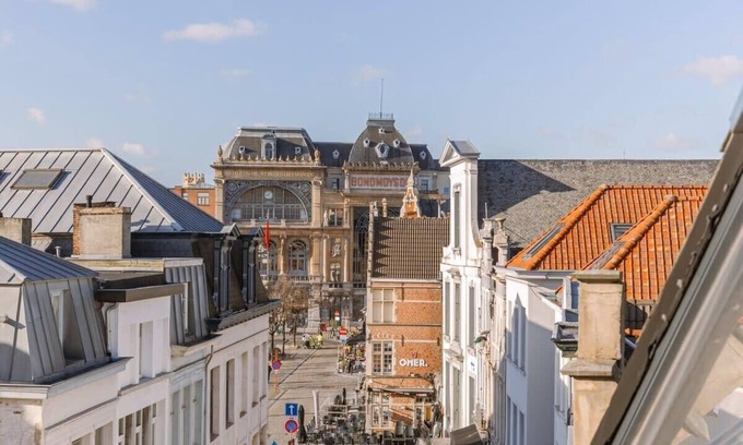 Ghent City Centre Apartment | Huswell - Bright apartment overlooking the 3 towers of Ghent