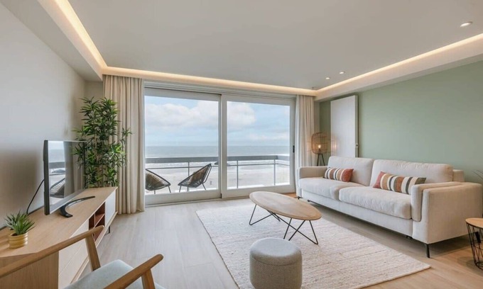 Middelkerke Apartment | Huswell - Pleasant apartment with frontal sea view