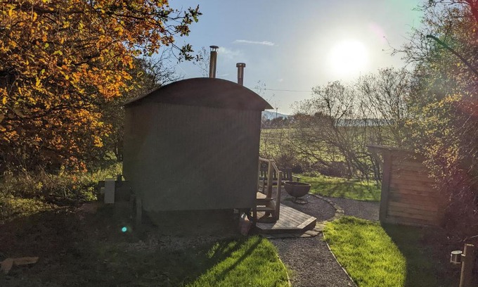 Great Fryup Dale Ski Chalet | Hut In The Glade, Shepherds Hut with Hot Tub