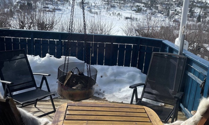 Kvam Cabin | Hut with fireplace, great hiking trails nearby
