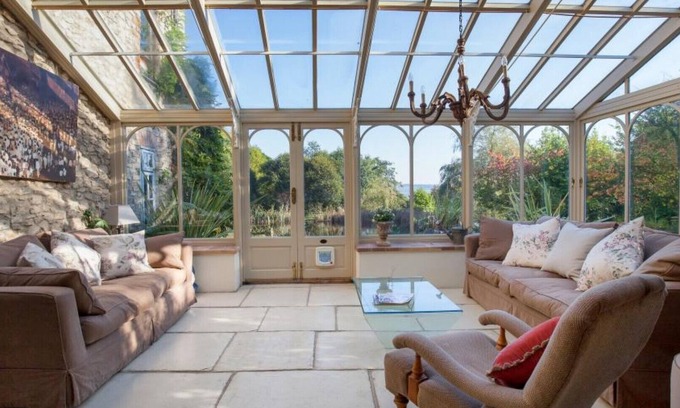 Honiton House | Hutchinghayes - Six Bedroom House, Sleeps 14