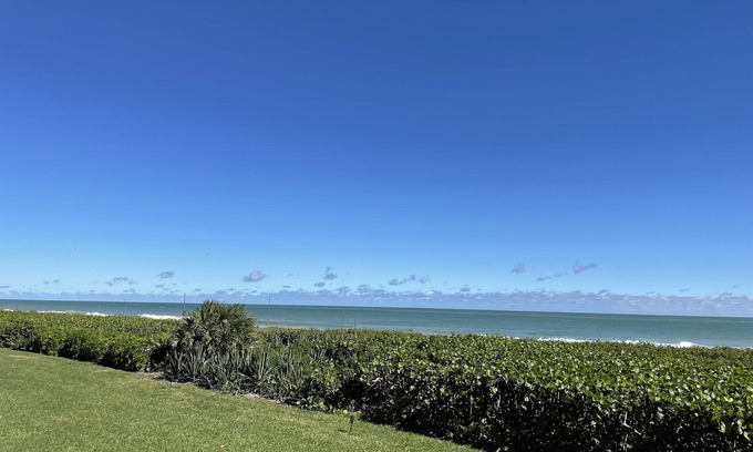 Fort Pierce Shores Apartment | Hutchinson Island 🏖 Oceanfront Beach front view