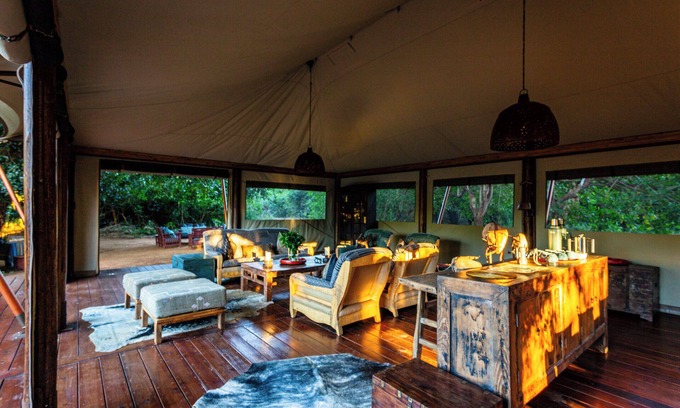 Kruger National Park Hotel | Hutwini - Pafuri Walking Safari