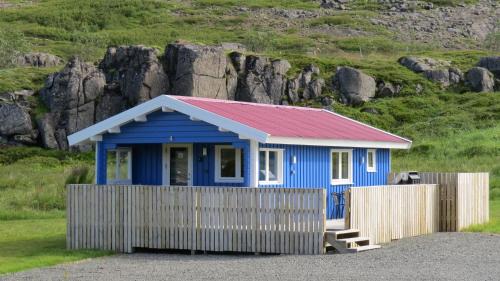 Holmavik House | Hvammur 4 with private hot tub (Fagurgali)
