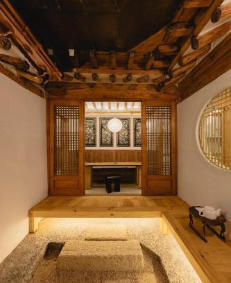 Samcheong-dong House | HWAYEONJAE, Private Hanok Luxury Live Tradition in Bukchon