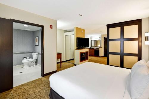 Warrenville Hotel | Hyatt Place Chicago/Naperville/Warrenville