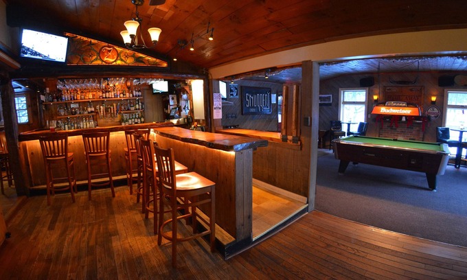 Waitsfield Hotel | Hyde Away Inn