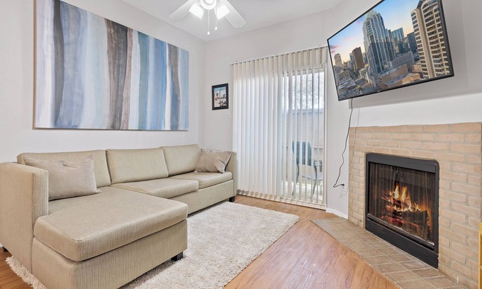North University Apartment | Hyde Park Haven: Prime Location Near UT & Downtown
