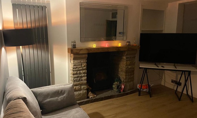 New Mills House | Hydebank