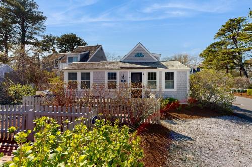 Mashpee House | Hydrangea Cottage