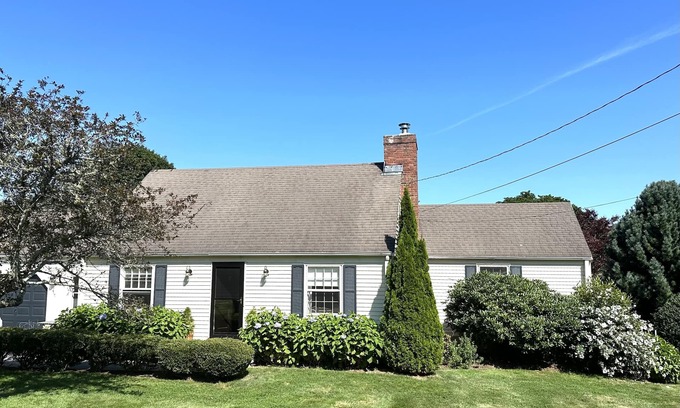 Middletown House | Hydrangea House! Beach house with deck, yard & play space - 2 miles to the beach