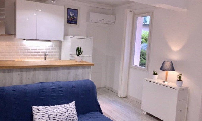 Hyeres City Centre Apartment | HYERES city center: charming studio in excellent condition - special discount end of August