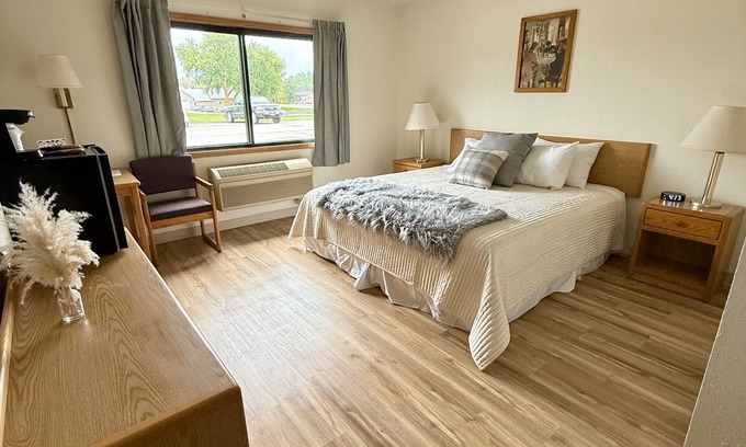 Elk Horn Hotel | Hygge Inn & Suites