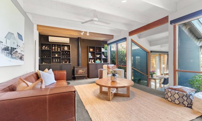 Mount Eliza House | Hygge Loft - Discover the Ultimate Cozy Retreat: Mt Eliza Accommodation