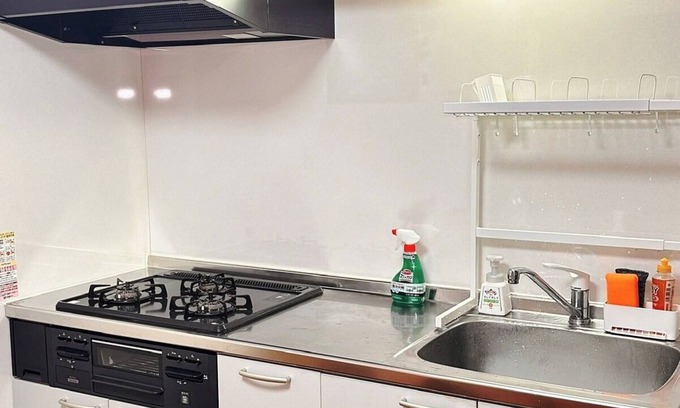 Kashiwa Apartment | HYGGE203 KitchenWashing machineCooking utensils / Kashiwa Chiba