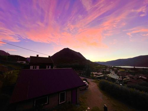 Fossbergom Apartment | Hyggelig og velutstyrt leilighet i Lom sentrum
