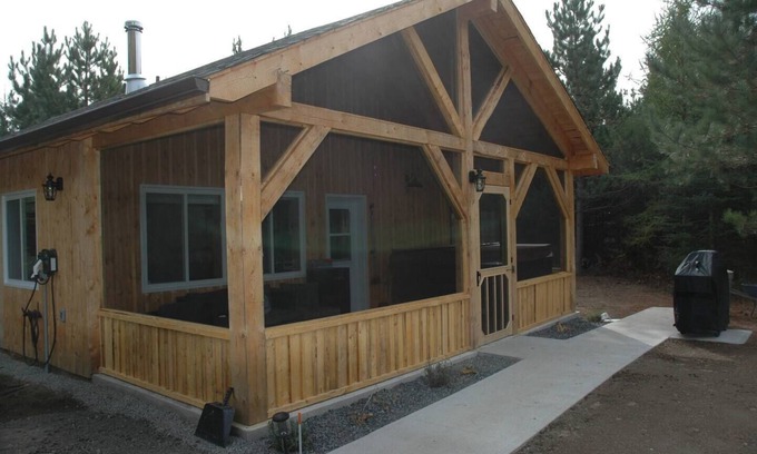 Algoma District House | Hyggeligt Hus, Hyggeligt Hus Getaway