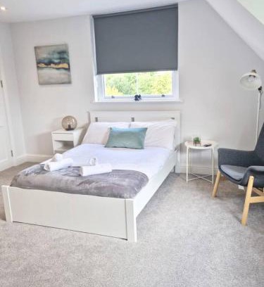 Chelmsford Apartment | Hyland Apartment by CityNest