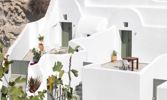Messaria House | Hyposkafa Cave Houses #AuthenticSantorinianLiving