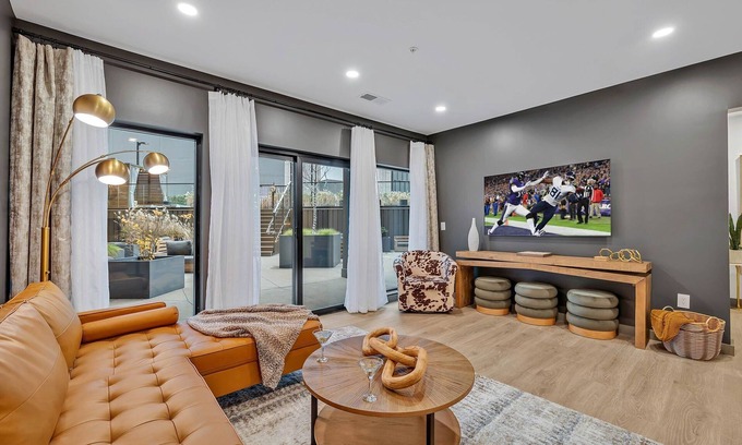 Downtown Nashville Cottage | Hyve - Southern Comfort - Walk to Broadway