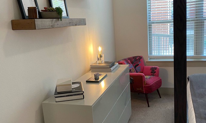 Barker Apartment | I bedroom Beautiful Houston condo