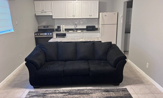 Neartown Apartment | I LOVE HOUSTON…Located in central Houston!