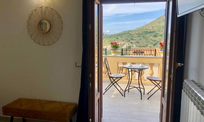 Lascari House | I Mori Holiday Rooms