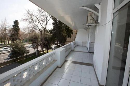 Baku Old Town Apartment | I See the Sea Nefchilyar Avenue 2 bedroom