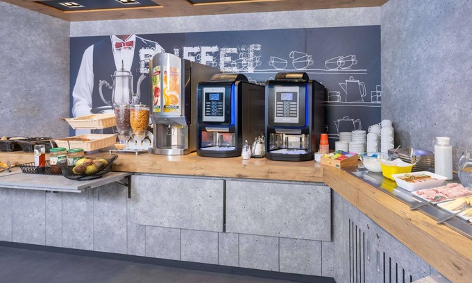 Saint Clair Hotel | ibis budget Lyon Caluire Cite Internationale