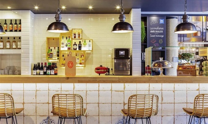 Las Campas y San Claudio House | ibis budget Oviedo