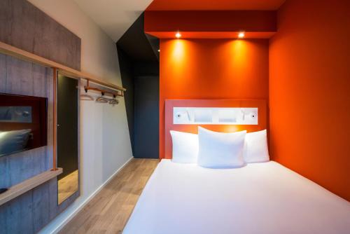 Zestienhoven Hotel | ibis budget Rotterdam The Hague Airport