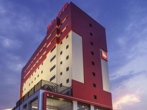 Pontianak Hotel | ibis Pontianak City Center