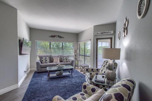 New Braunfels Apartment | IC 316 Riverfront Bliss