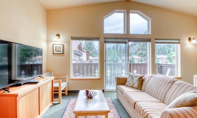 Downtown Leavenworth Apartment | Icicle Village Resort 507 & 508: Alpine Reflections