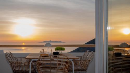 Pyrgos Apartment | Ico Santorini