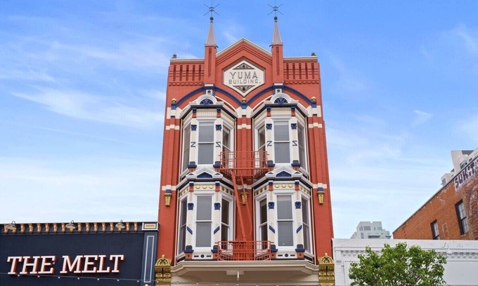 East Village House | Iconic 9BR Landmark in Gaslamp | Sleeps 14