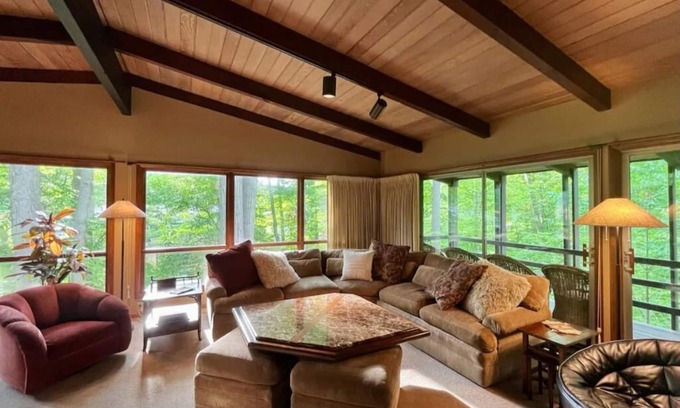 Northwest Akron House | Iconic Mid-Mod West Akron Home Amazing Location!