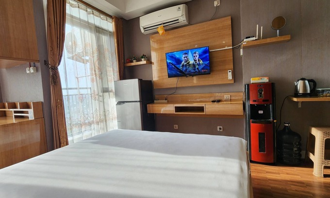 Old Jakarta Apartment | Studio17 @Elpis Kemayoran Free Netflix Disney WeTV