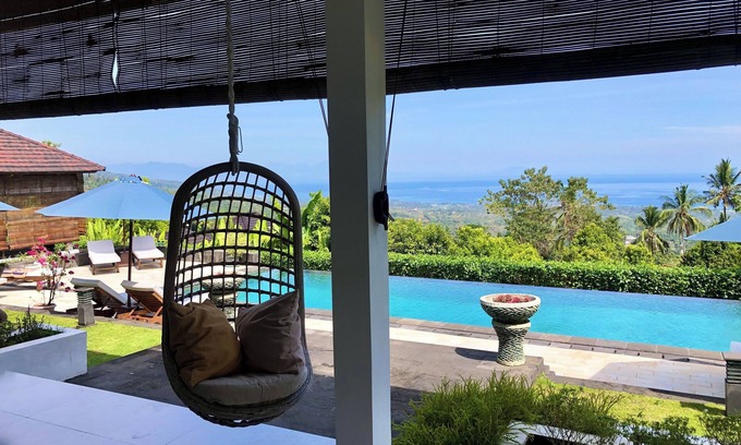 Kalibukbuk Villa | Villa Luna with a view of the sea and various terraces in a quiet area
