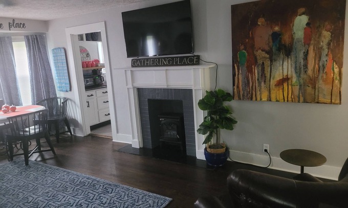 Glasgow Cottage | IDA'S COTTAGE.nClose to caves and lakes.nBeautiful decor.nSimply the best!nn
