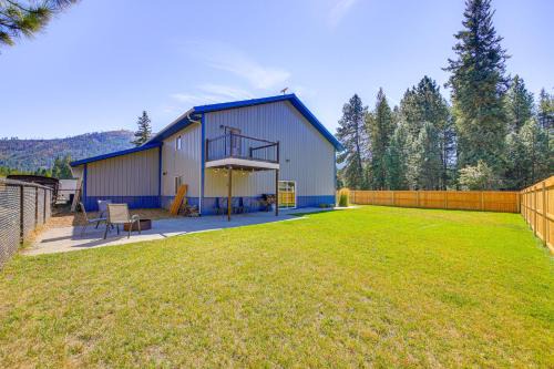 Boundary County Apartment | Idaho Retreat with Fire Pit - 2 Mi to McArthur Lake