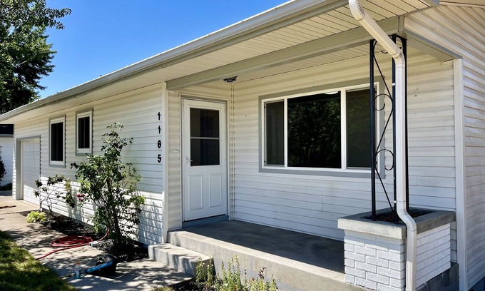Mountain Home House | Idahome Love, newly renovated 4 bedroom 2 bath home ready for your stay.