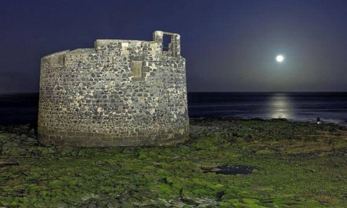 San Cristobal Condo | Ideal for family and groups. Exclusive and spacious house on the sea. Relax