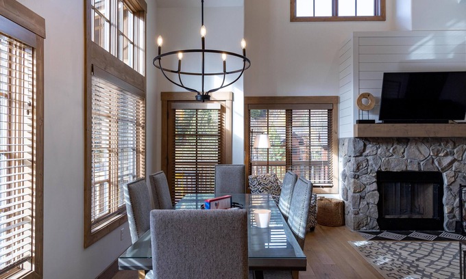 Tamarack Resort House | Ideal 2 Bedroom Townhome | Ski in/Ski Out