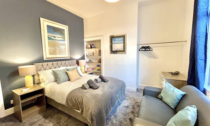 Preston House | Ideal 4 Bed Stay-Away-Home in Preston