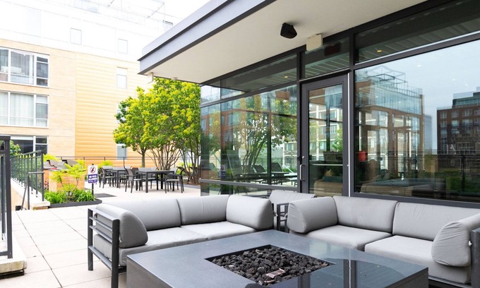 Evanston Apartment | Ideal Evanston 1BR w/ Pool & Gym, walk to Northwestern, by Blueground